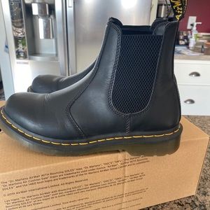 Gently Used Doc Marten Chelsea Boots